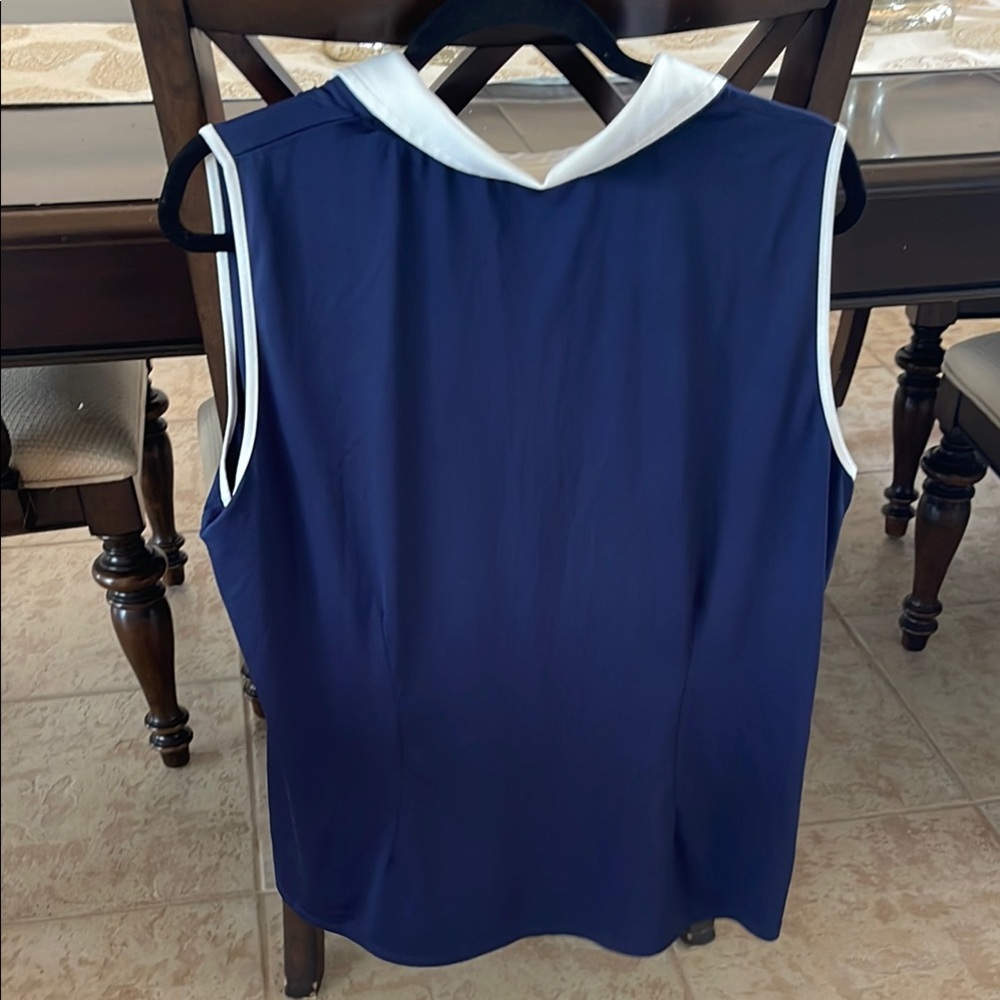 Belyn Key - Sabrina, Navy Blue and Hot Pink Sleeveless Collared Golf Top - Picture 3 of 3